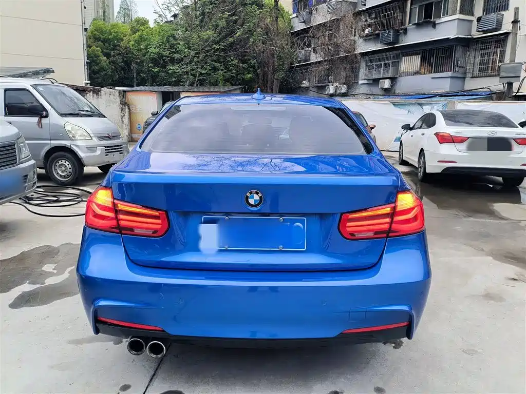 BMW 3 Series 2019 — фото 14