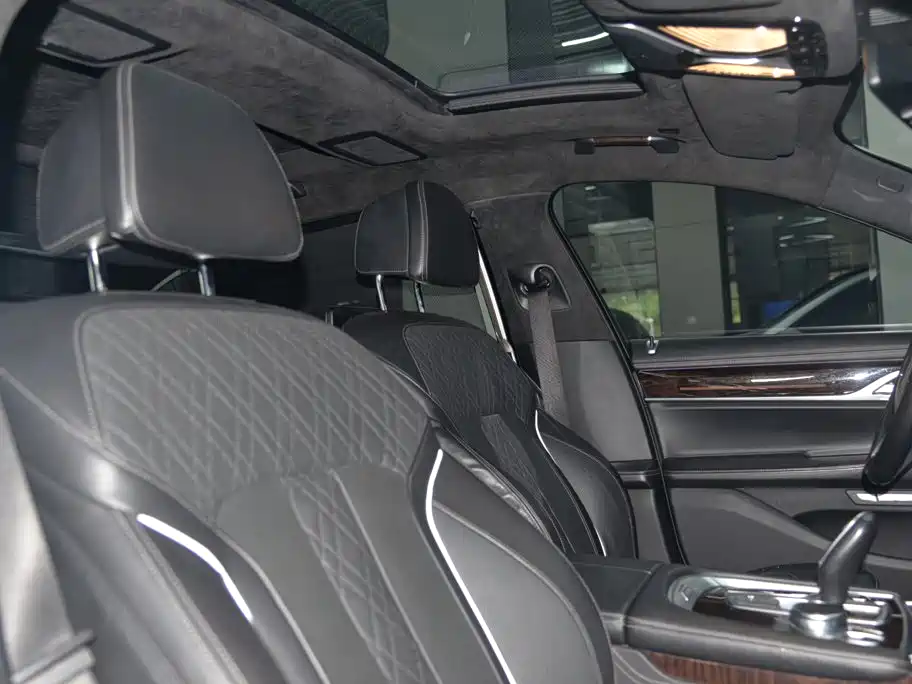 BMW 7 Series 2016 — фото 16