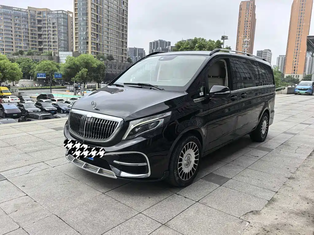 Mercedes-Benz V-Class 2022 — фото 1
