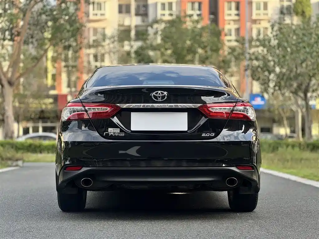 Toyota Camry 2019 — фото 8
