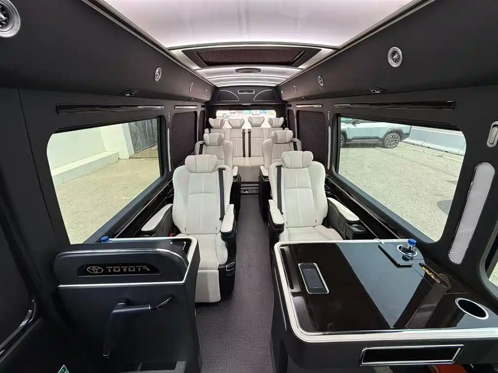 Toyota Coaster 2023 — фото 20