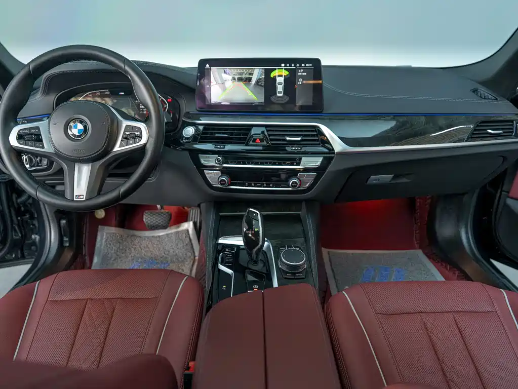 BMW 5 Series 2021 — фото 12