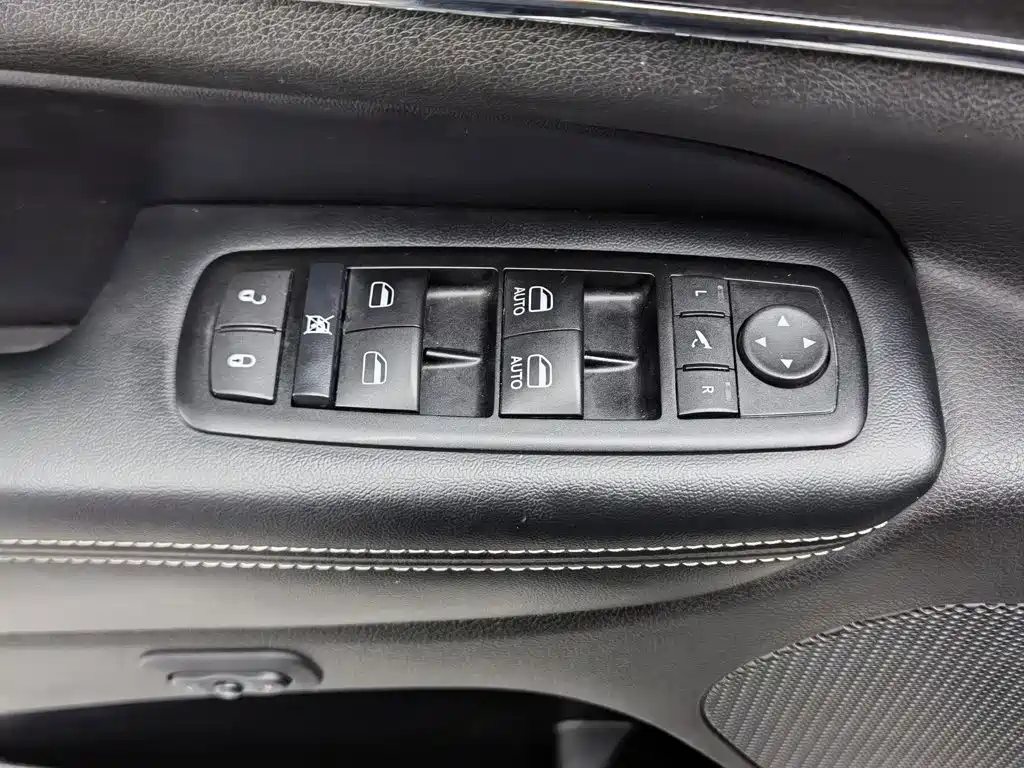Jeep Grand Cherokee 2017 — фото 9