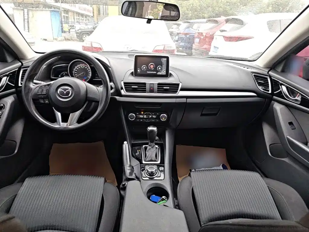 Mazda 3 Axela 2016 — фото 10