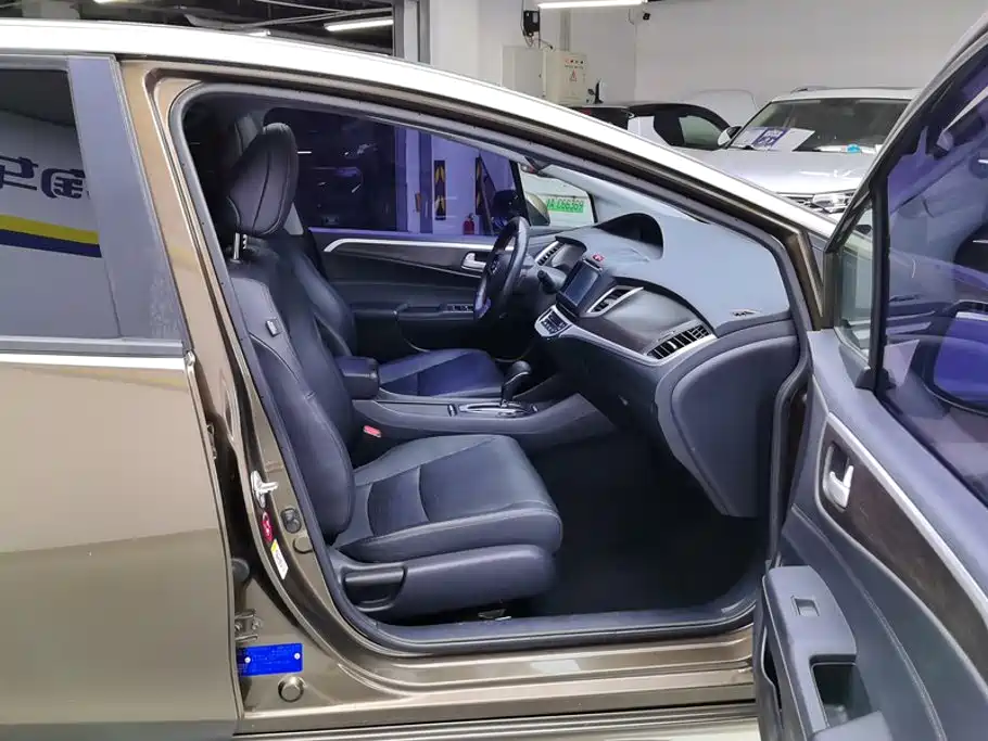Honda Jade 2015 — фото 8