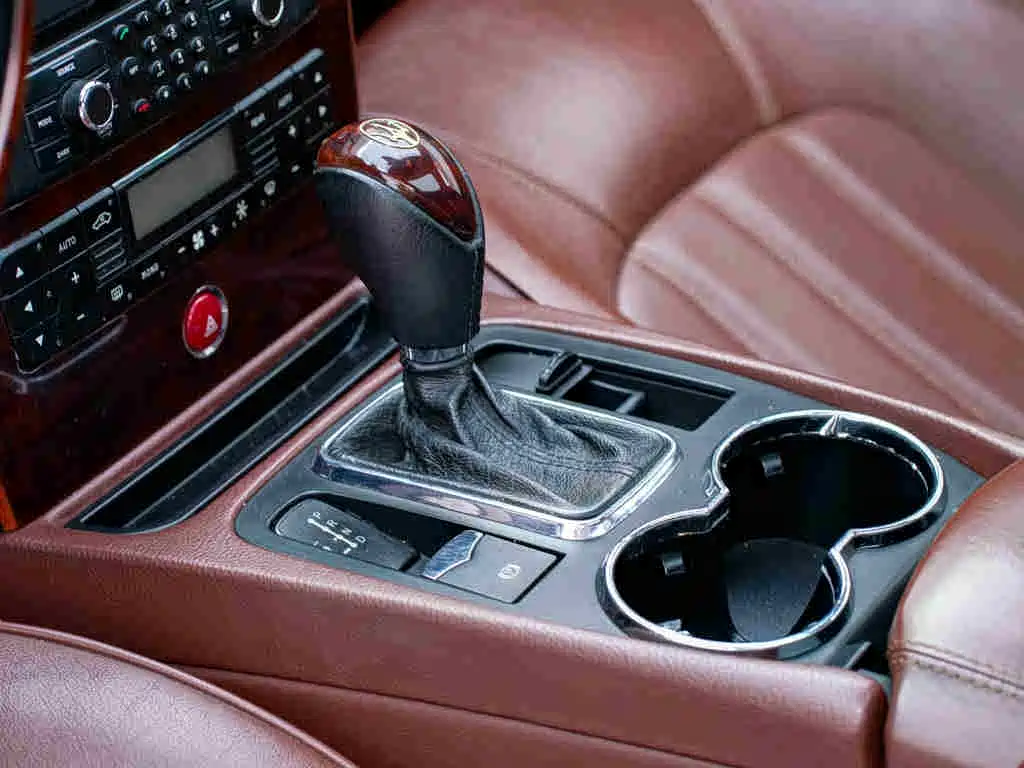 Maserati Quattroporte 2012 — фото 16