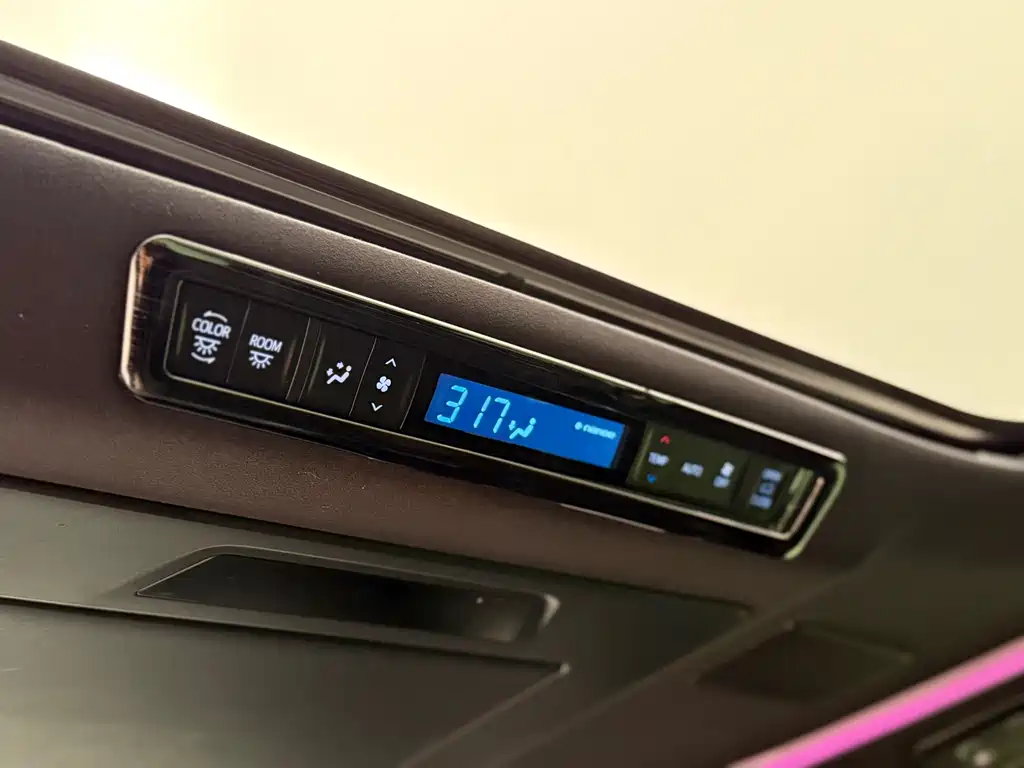 Toyota Vellfire 2022 — фото 16