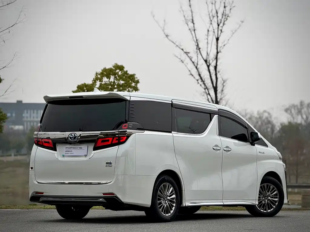 Toyota Vellfire 2022 — фото 4
