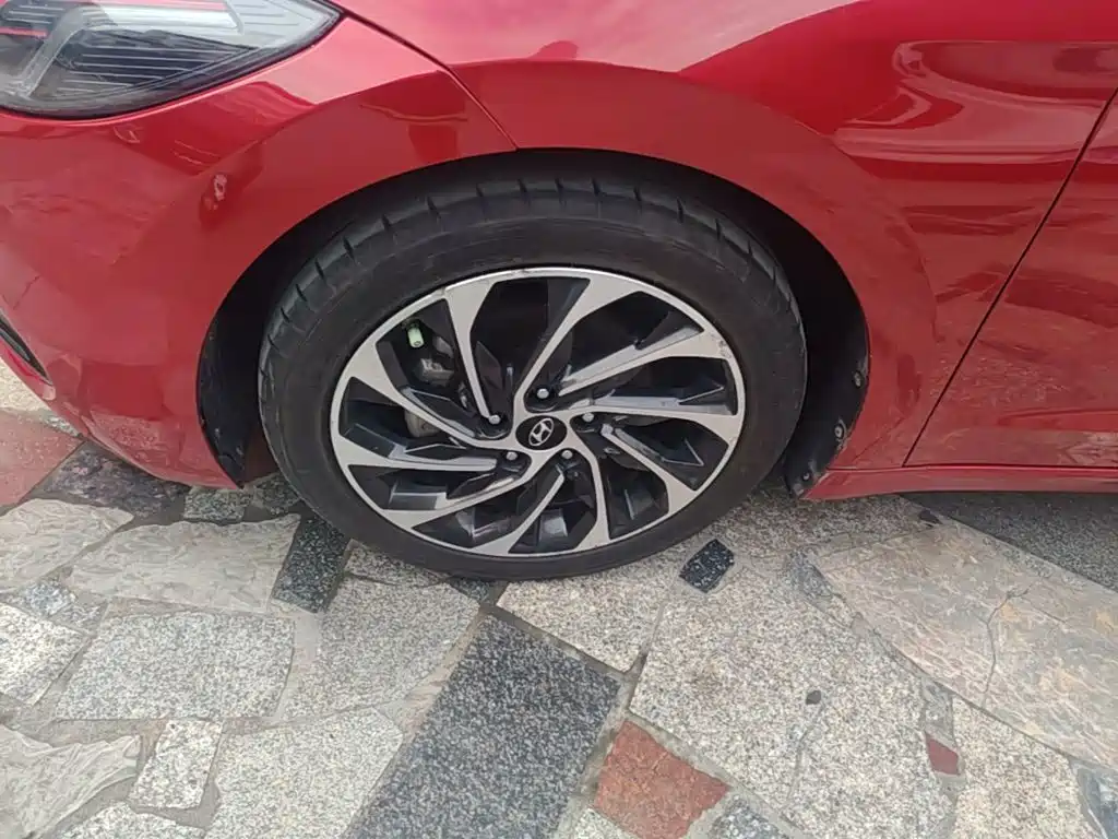 Hyundai Elantra 2019 — фото 23