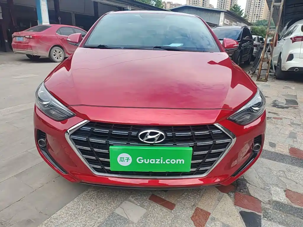 Hyundai Elantra 2019 — фото 3