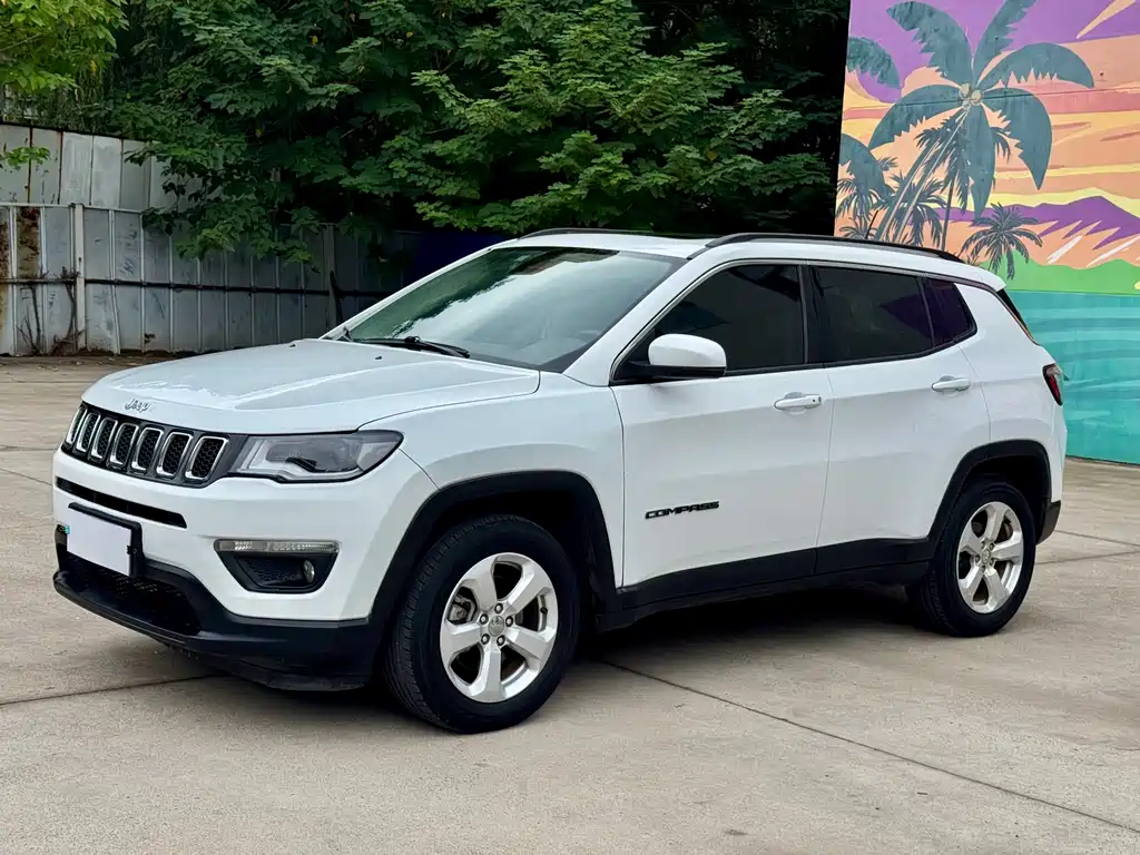 Jeep Compass 2017 — фото 3
