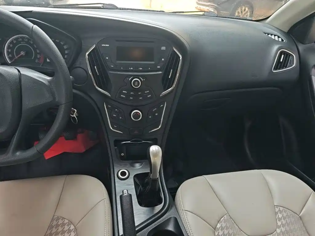 GAC Motor Trumpchi GA3S 2016 — фото 13