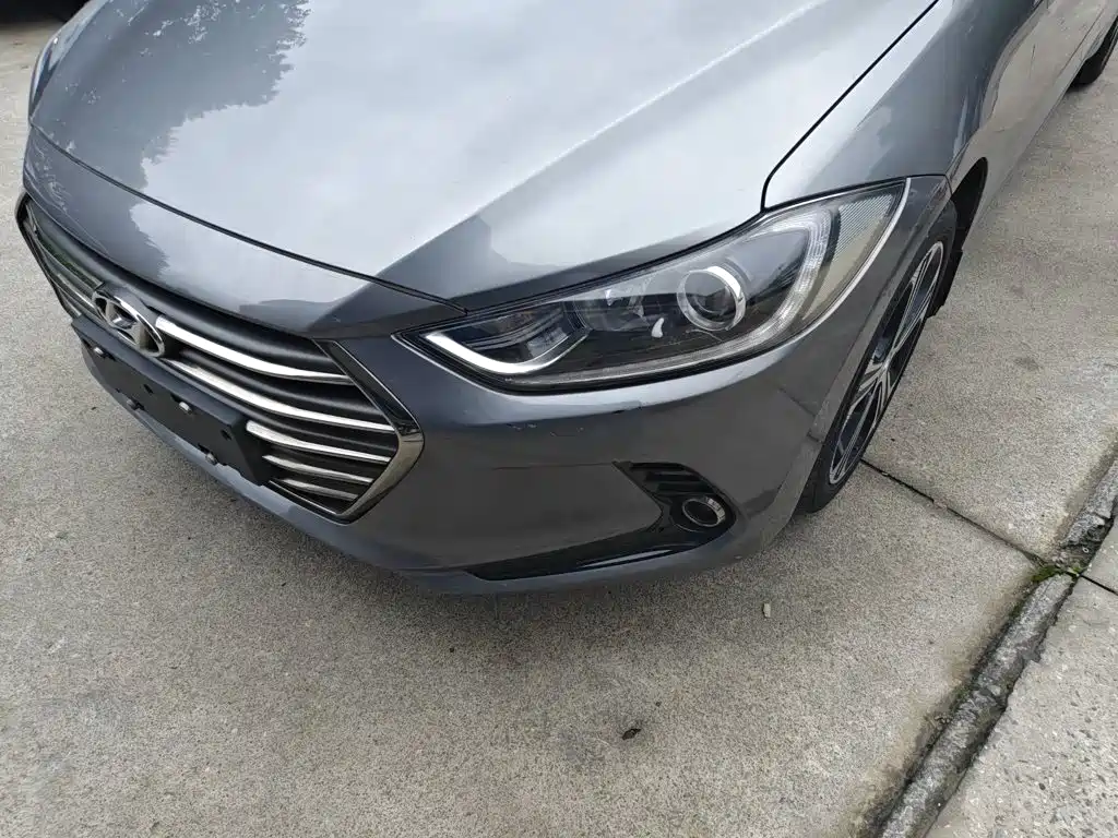 Hyundai Elantra 2018 — фото 18