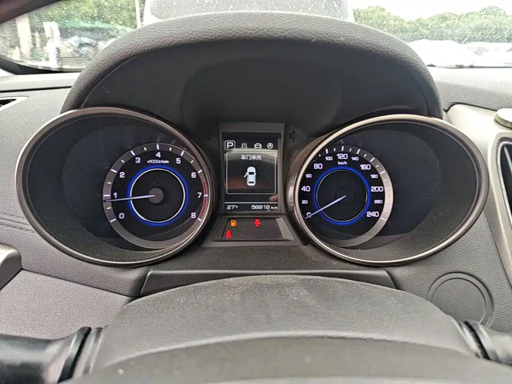Changan Eado XT 2018 — фото 12