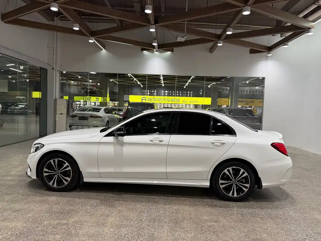 Mercedes-Benz C-Class 2017 — фото 9