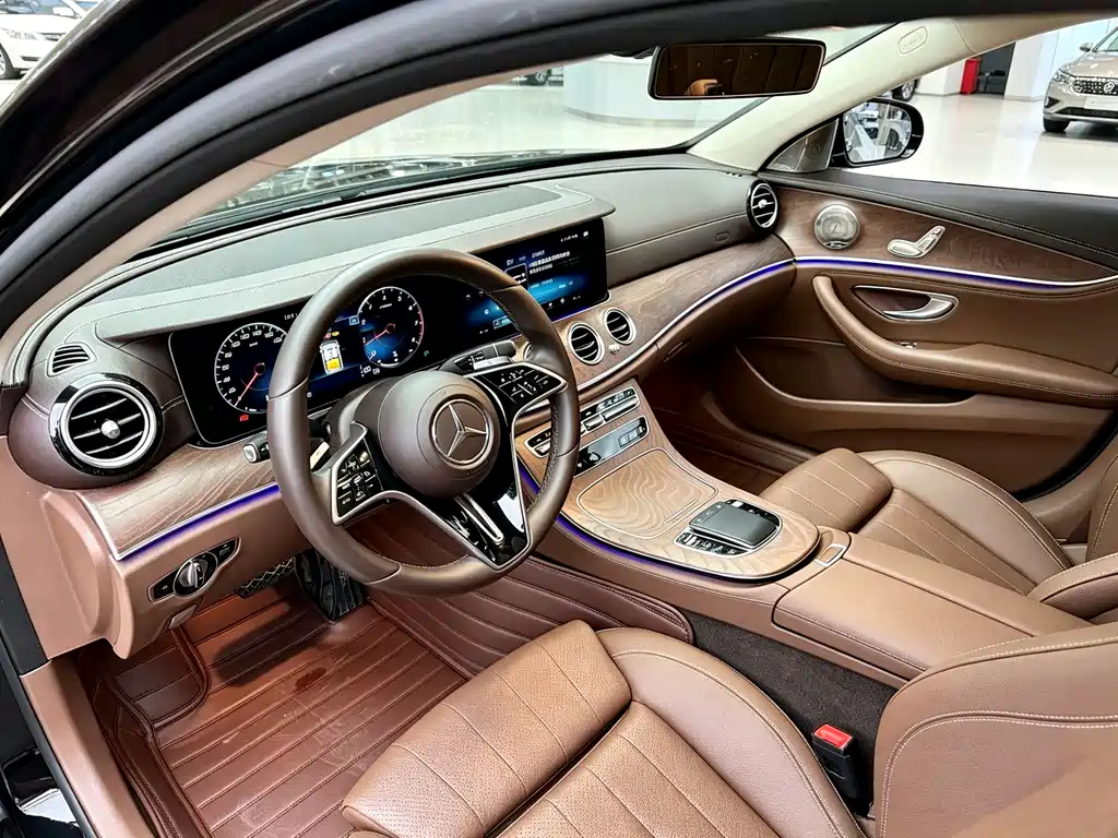 Mercedes-Benz E-Class 2022 — фото 4