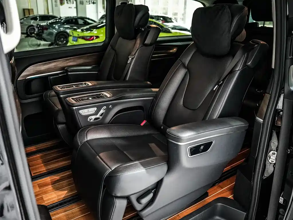 Mercedes-Benz V-Class 2021 — фото 10