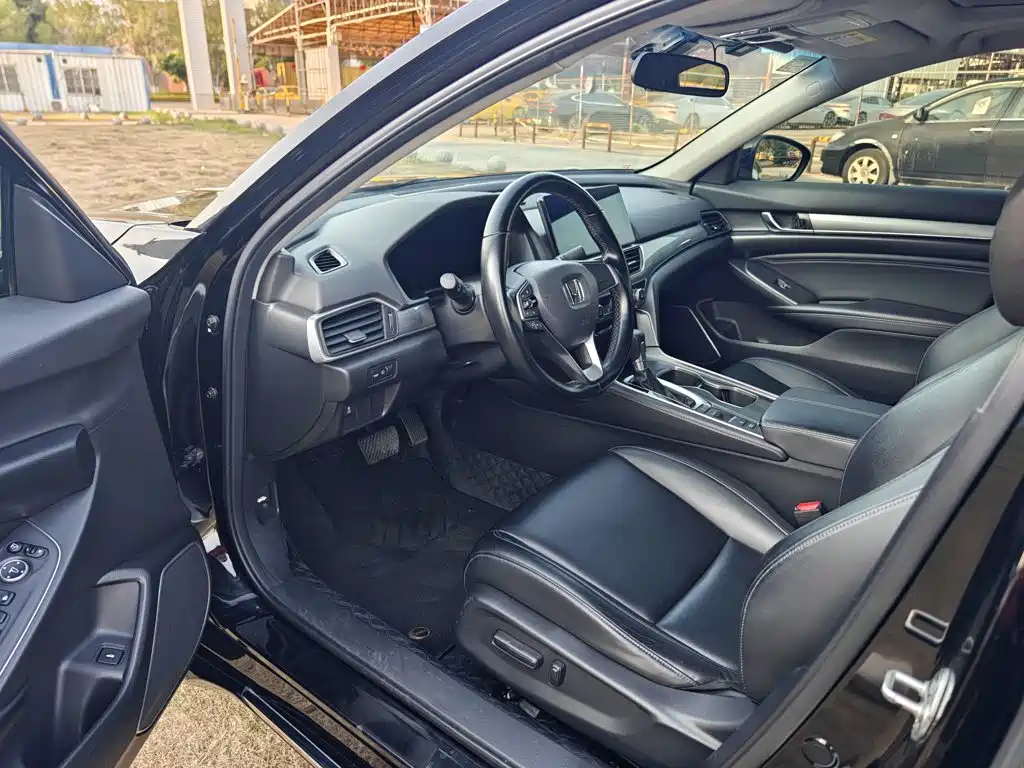 Honda Accord 2022 — фото 14