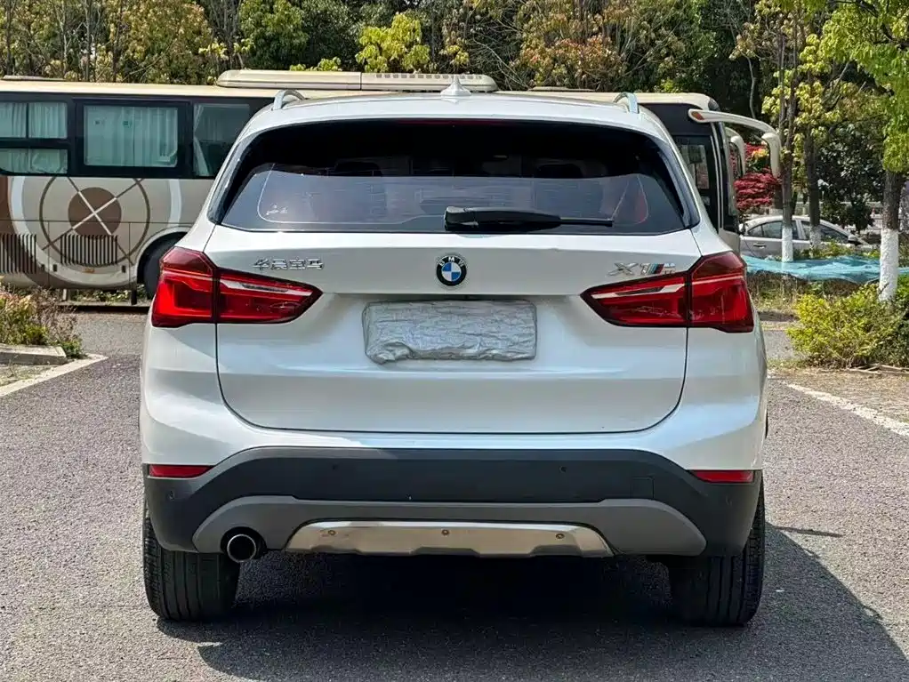 BMW X1 2018 — фото 8