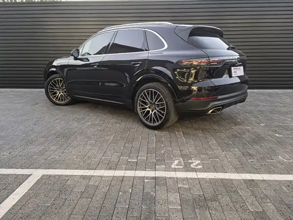 Porsche Cayenne 2022
