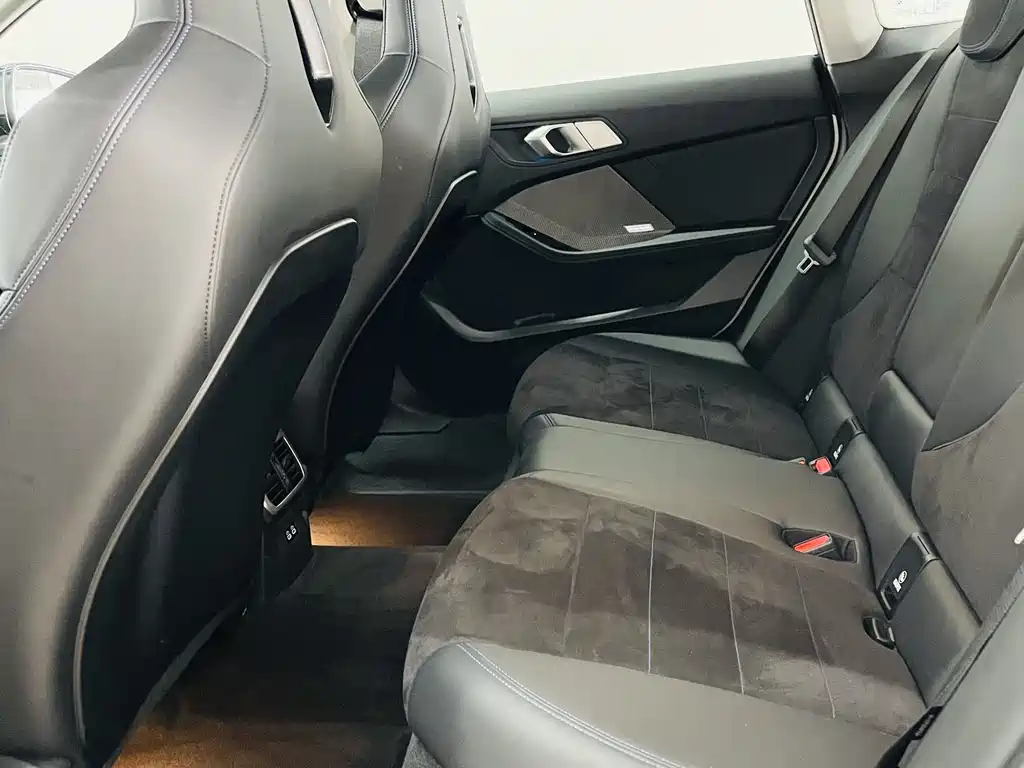 BMW 2 Series 2025 — фото 10