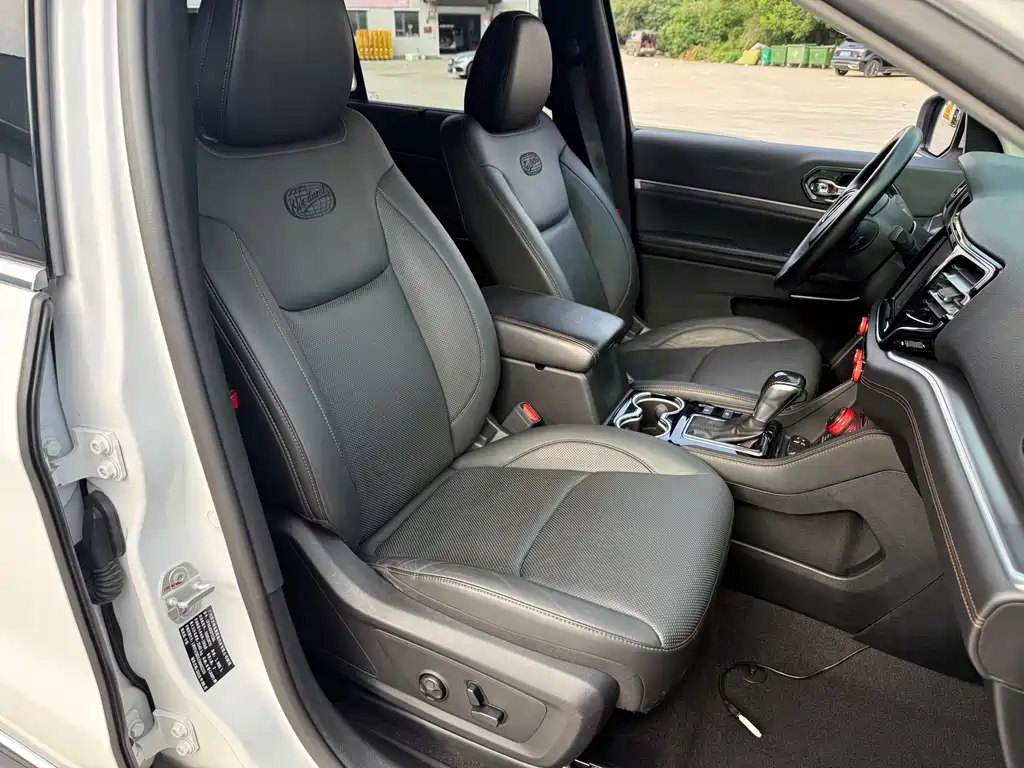 Jeep Grand Commander 2018 — фото 12