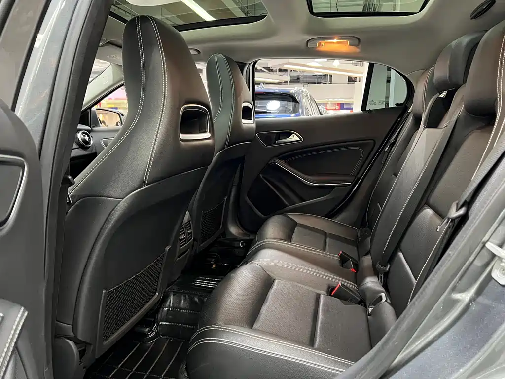 Mercedes-Benz GLA 2018 — фото 16