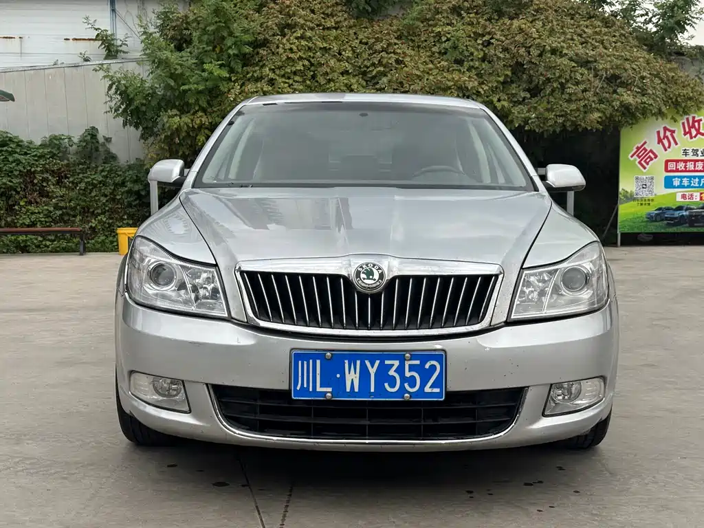 Skoda Octavia 2012 — фото 3