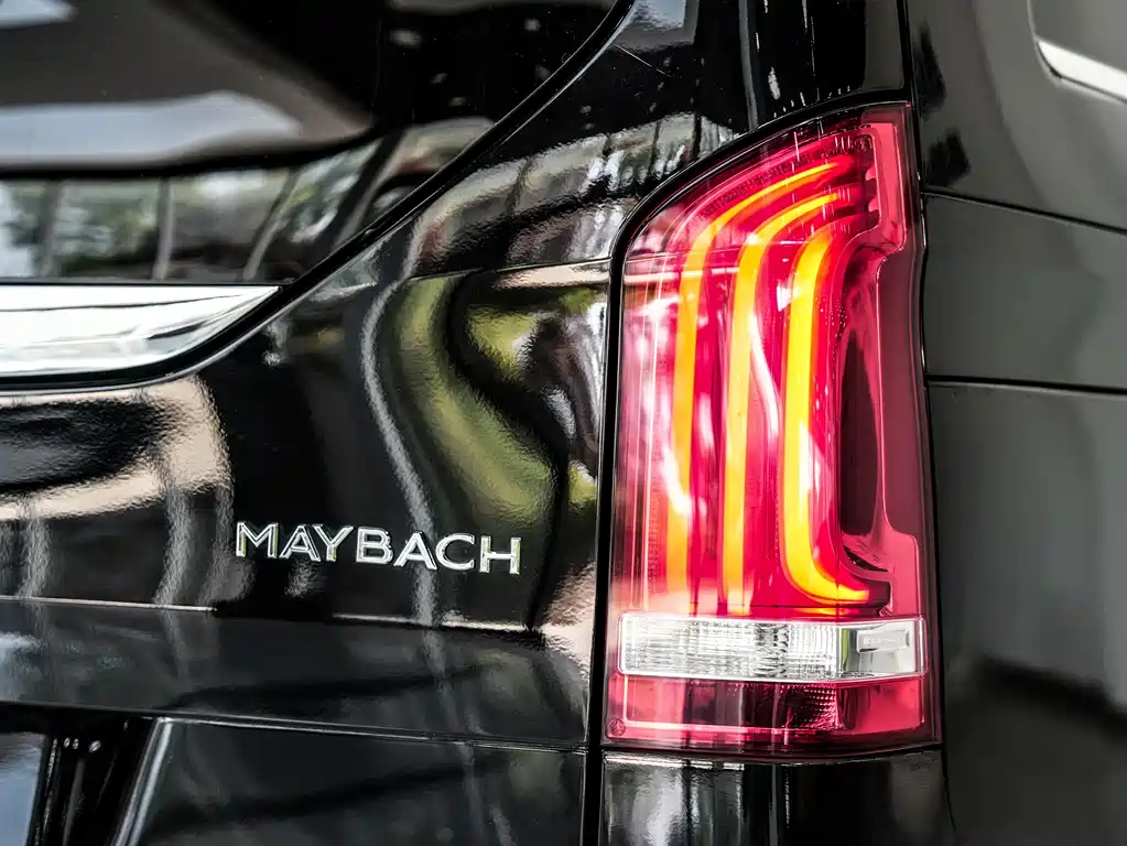 Mercedes-Benz V-Class 2021 — фото 25