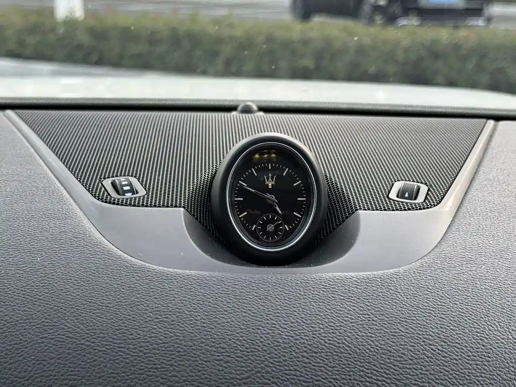 Maserati Levante 2018 — фото 13
