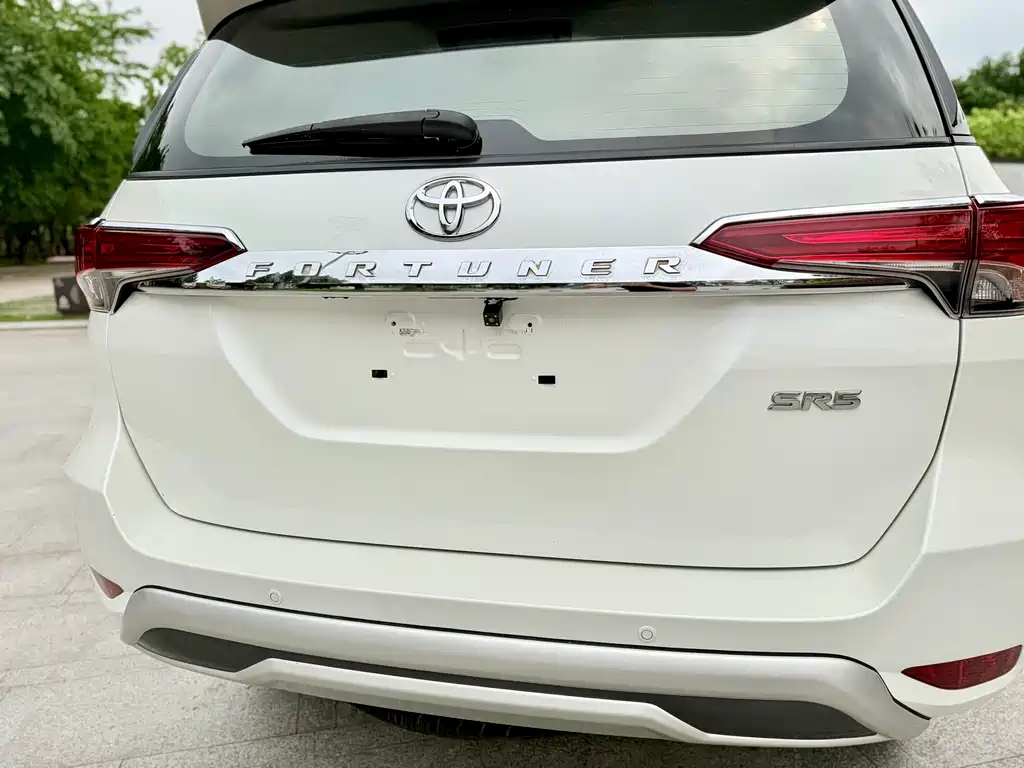 Toyota Fortuner 2018 — фото 25