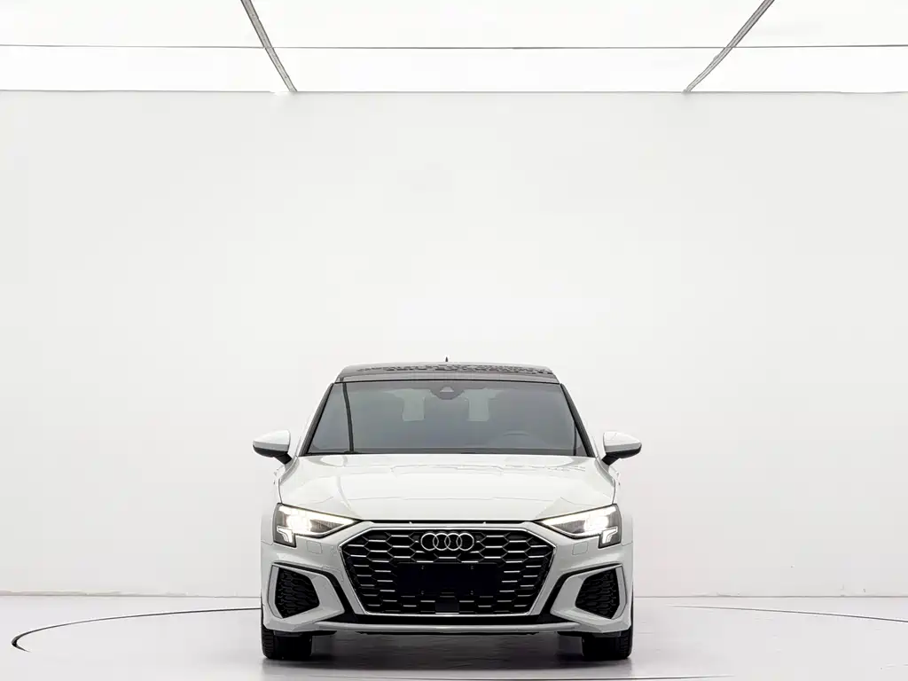 Audi A3 2023 — фото 2