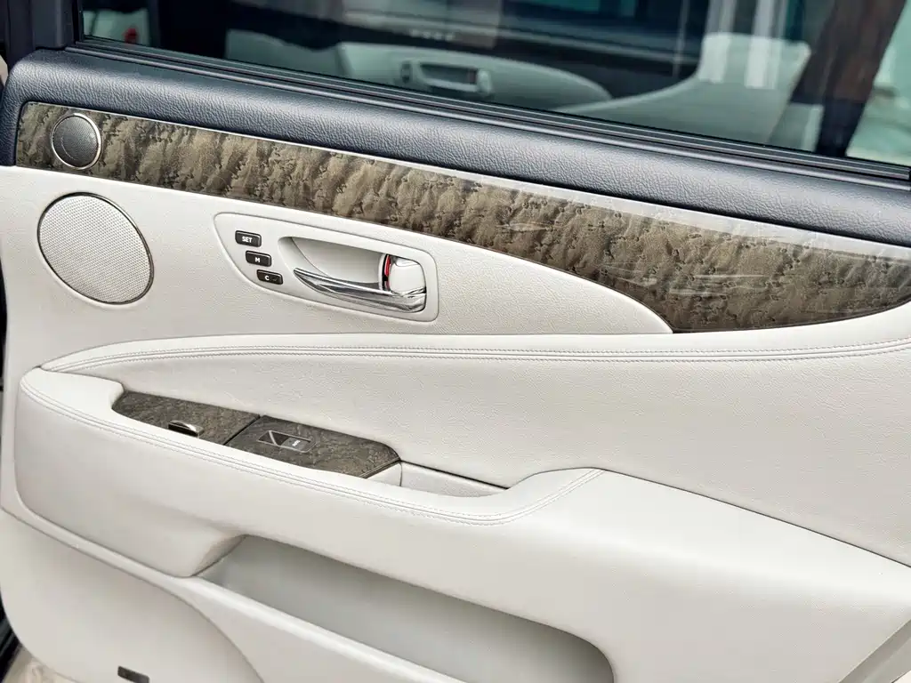 Lexus LS 2009 — фото 21