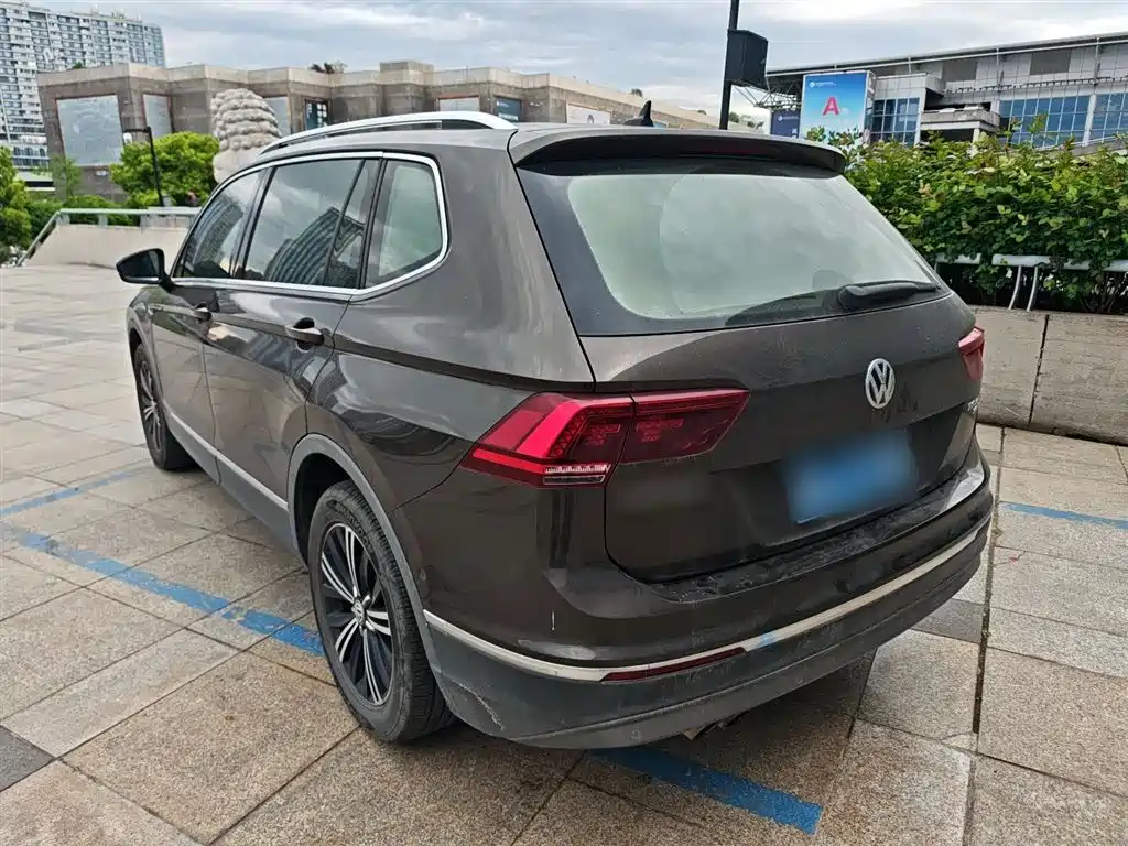 Volkswagen Tiguan L 2018 — фото 21