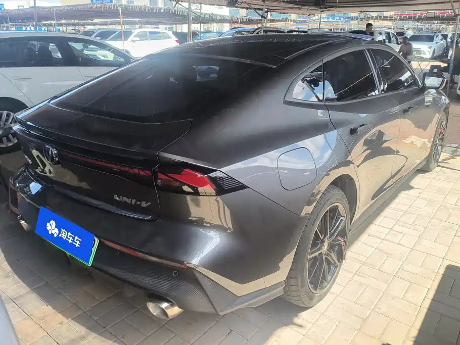Changan UNI-V Smart Electric Idd 2023 — фото 3