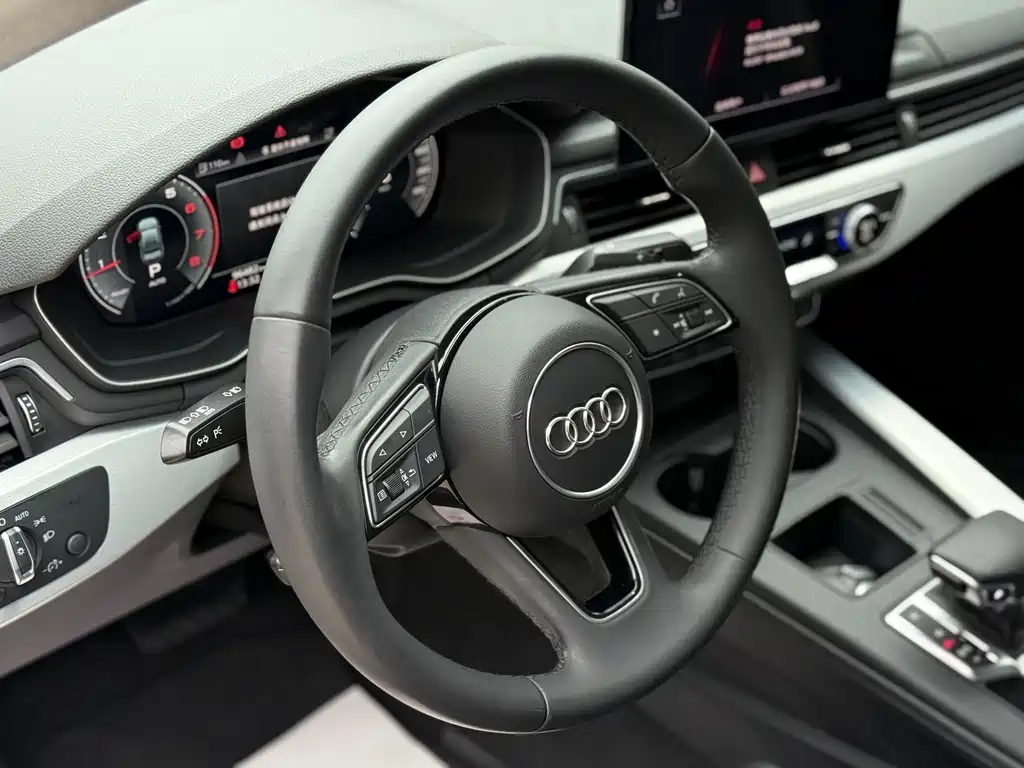 Audi A4L 2022 — фото 4