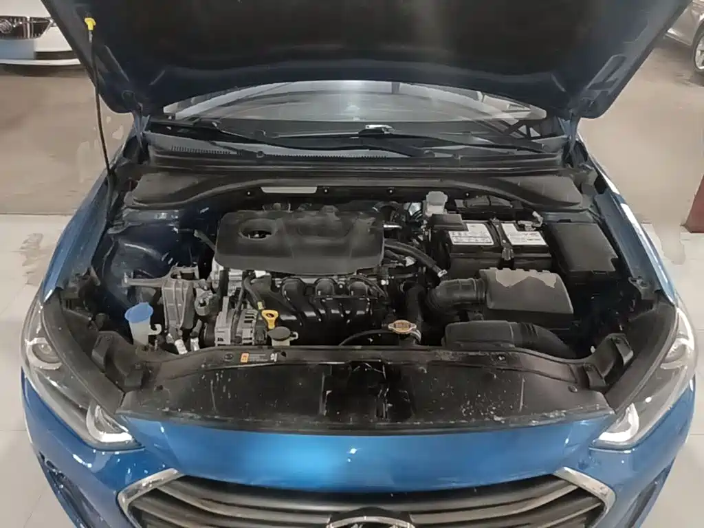 Hyundai Elantra 2018 — фото 20