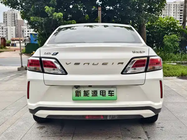 Venucia D60 EV 2022