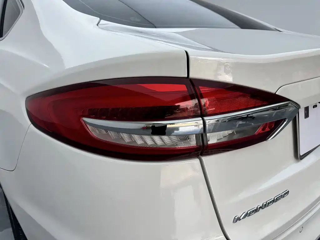 Ford Mondeo 2019 — фото 2
