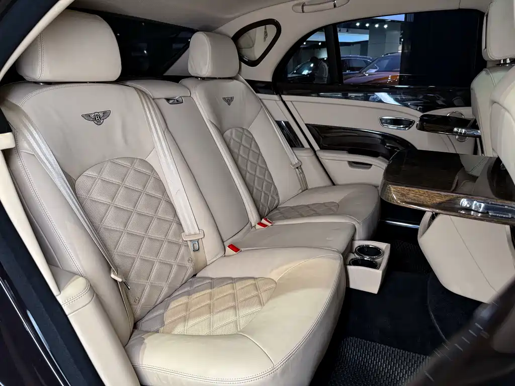 Bentley Mulsanne 2014 — фото 27