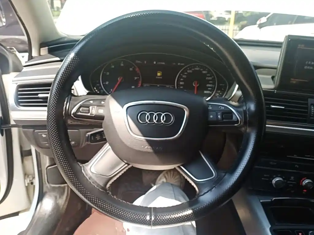 Audi A6L 2014 — фото 11
