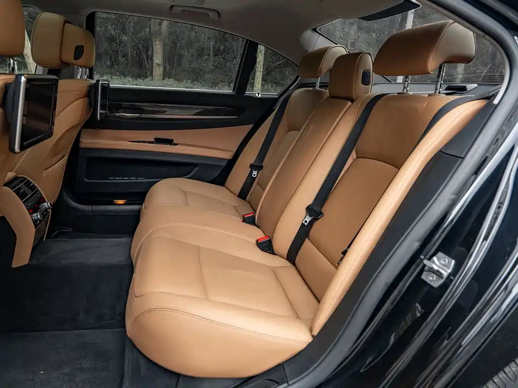 BMW 7 Series 2014 — фото 10