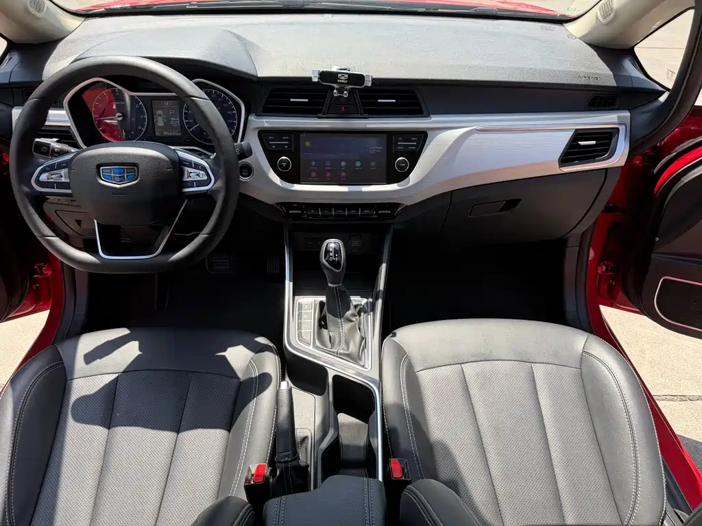 Geely Vision X3 2019 — фото 10