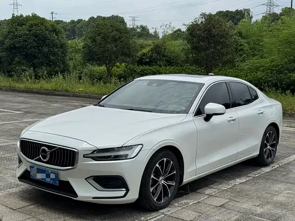 Volvo S60 2022