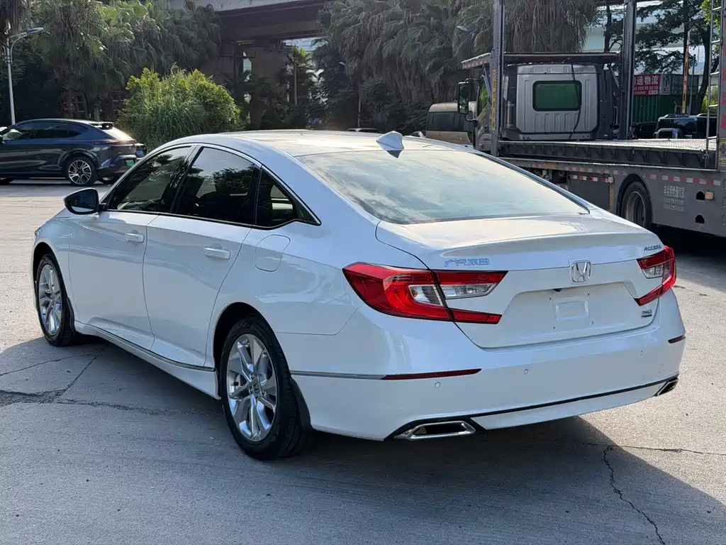 Honda Accord 2019 — фото 9