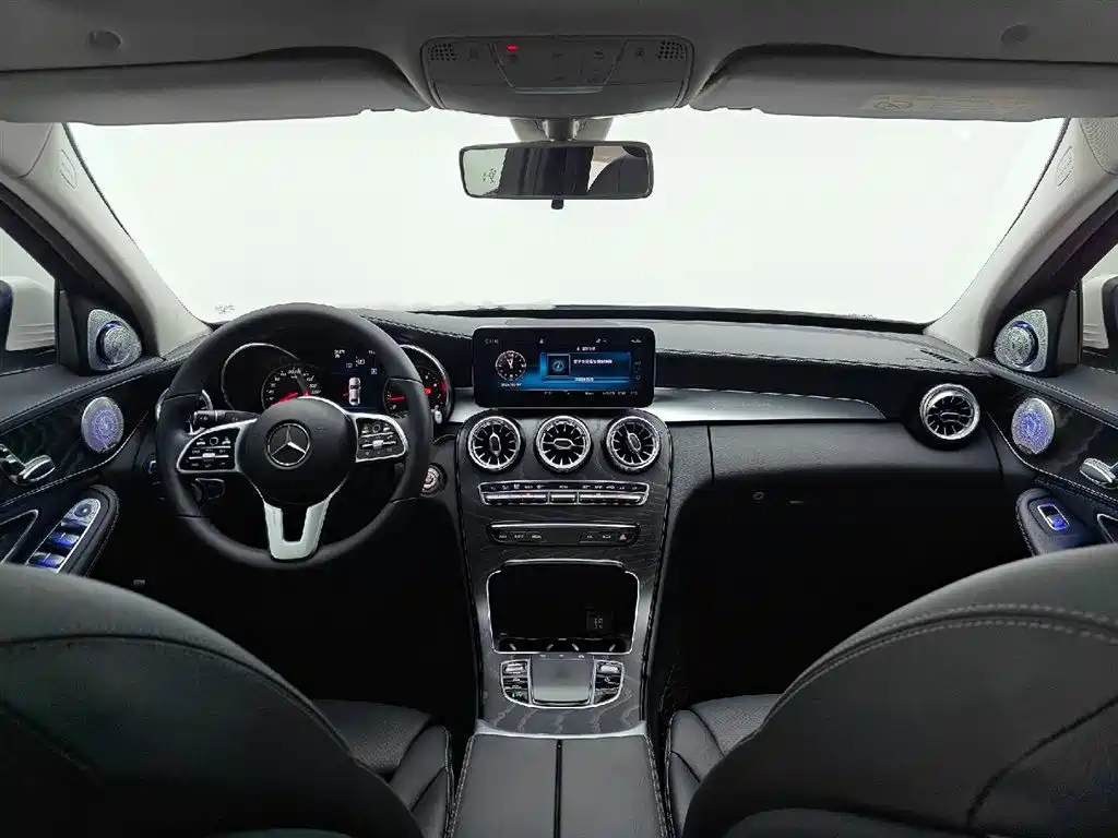 Mercedes-Benz C-Class 2019 — фото 19