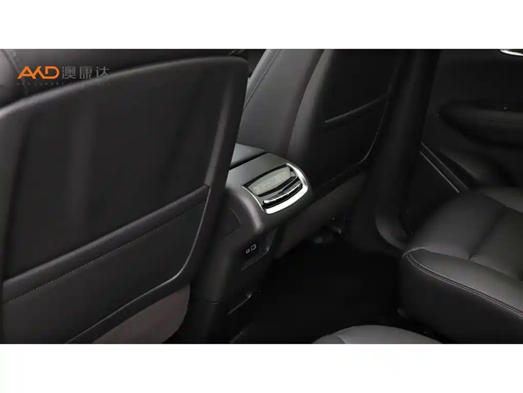 Cadillac XT6 2023 — фото 10