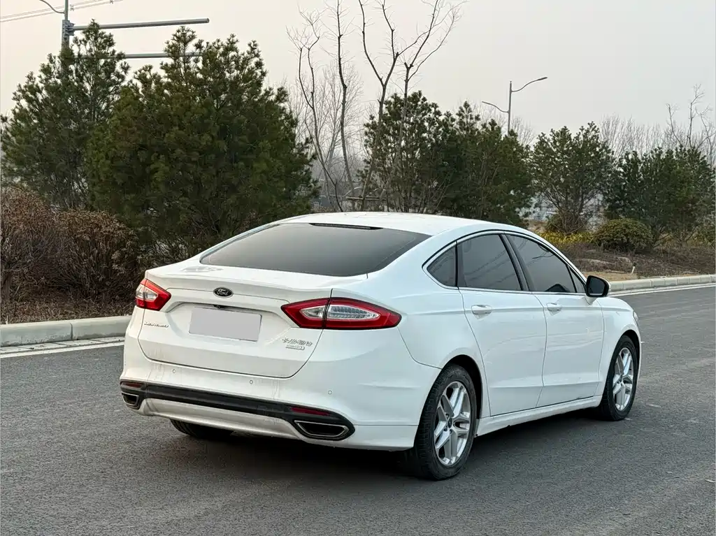 Ford Mondeo 2016 — фото 9