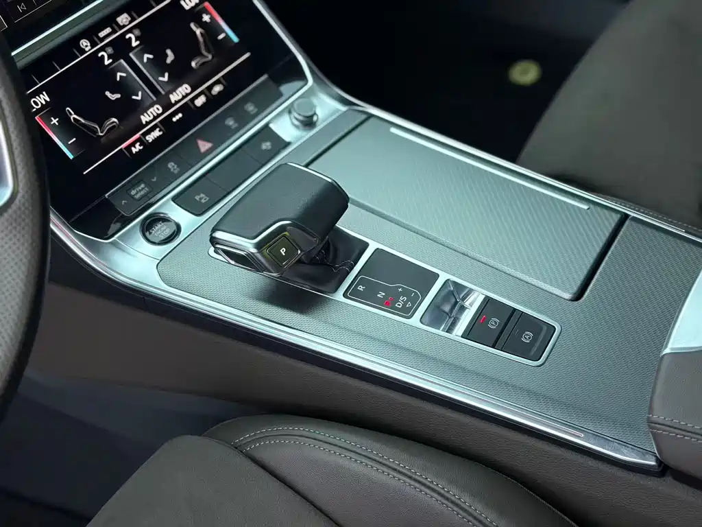 Audi A7L 2024 — фото 8
