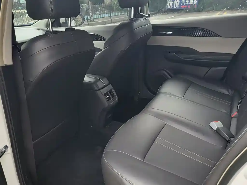 Dongfeng E70 2021